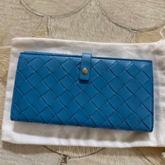 Bottega Veneta Intrecciato Large Flap Wallet With Snap - Picture 2 of 7